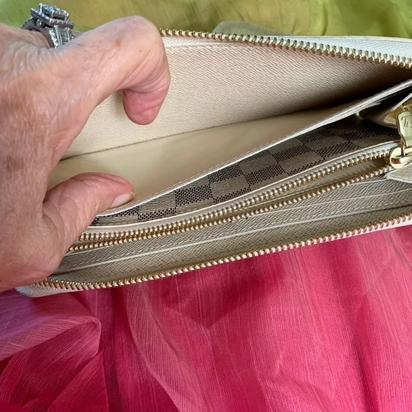 Louis Vuitton Clémence Wallet - Picture 10 of 13